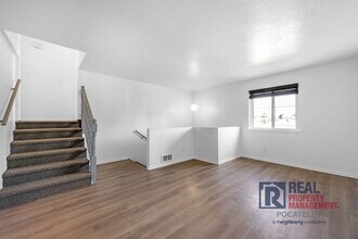 1215 Cottage Ave in Pocatello, ID - Building Photo - Building Photo