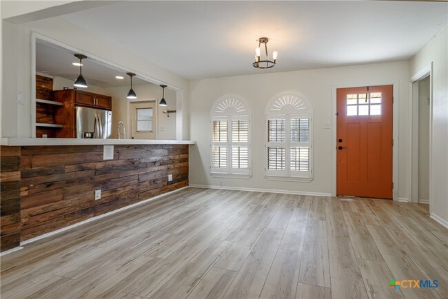 property at 625 Creek Dr