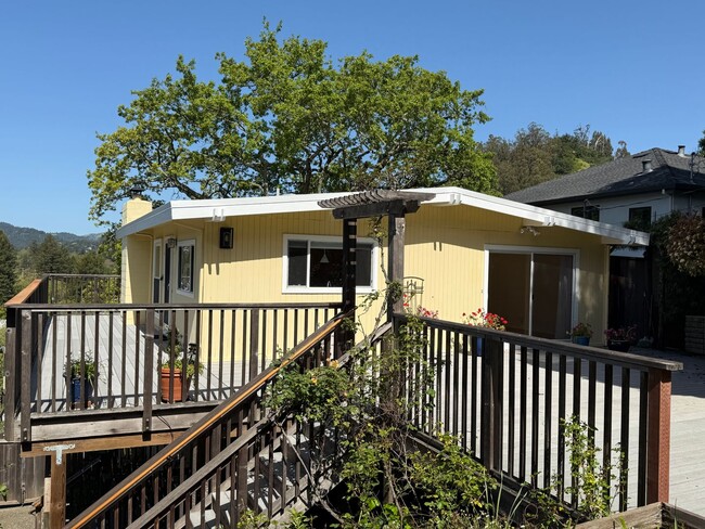 78 Lincoln Park in San Anselmo, CA - Building Photo - Building Photo