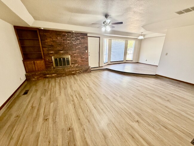 1608 Oakcliff Rd in Norman, OK - Building Photo - Building Photo