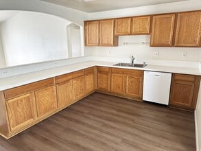 12109 Flat Iron Ct in Bakersfield, CA - Building Photo - Building Photo