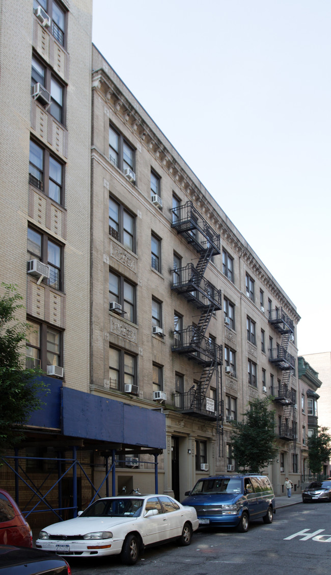 15-19 Cooper St in New York, NY - Building Photo - Building Photo