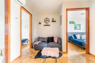 57 Avenue Duluth O in Montréal, QC - Building Photo