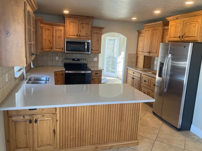 2526 Dalton Dr in Springville, UT - Building Photo - Building Photo