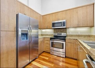 3090 Glascock St, Unit 204 in Oakland, CA - Building Photo - Building Photo