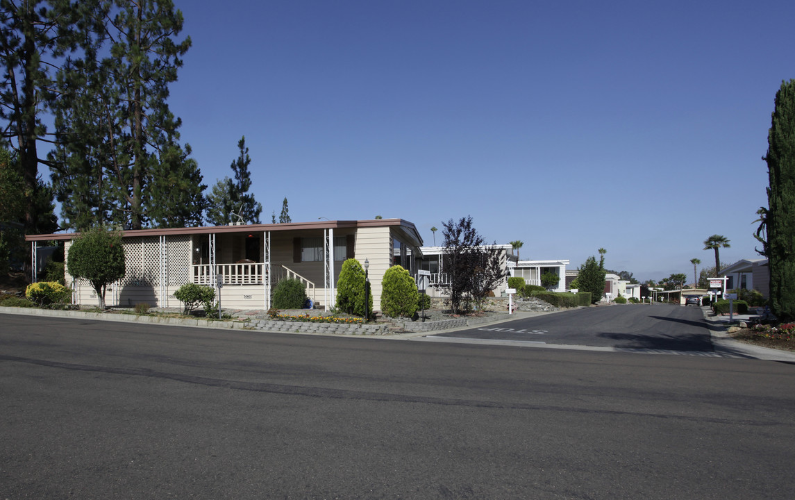 San Macos Mobile Estates in San Marcos, CA - Foto de edificio