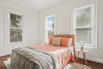 1 Oak St in Saratoga Springs, NY - Building Photo - Building Photo