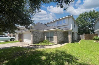 16928 Scenic Knoll in Conroe, TX - Building Photo - Building Photo