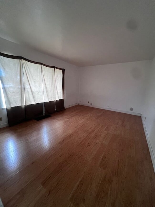 1015 Washington Ave in Los Banos, CA - Building Photo - Building Photo