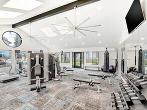 Altair Apartment Homes in Escondido, CA - Foto de edificio - Building Photo