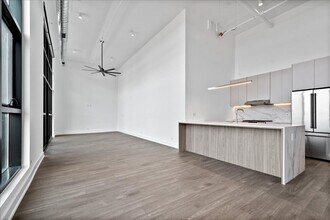 728 Waukegan Rd in Deerfield, IL - Building Photo - Building Photo