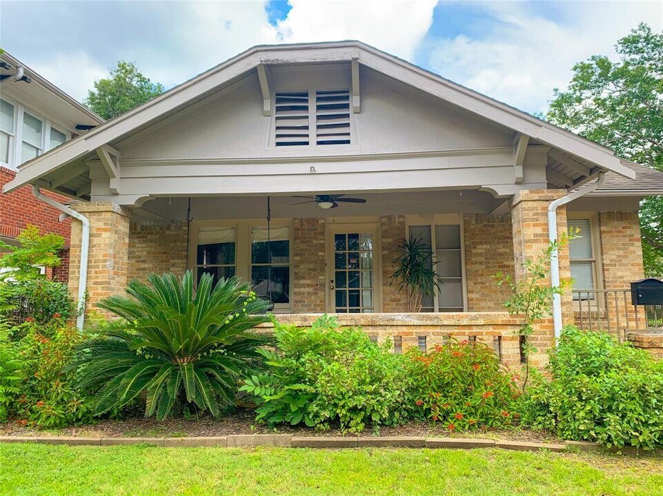 801 Pecore St in Houston, TX - Building Photo