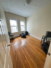 883 Huntington Ave, Unit 3 in Boston, MA - Building Photo - Building Photo