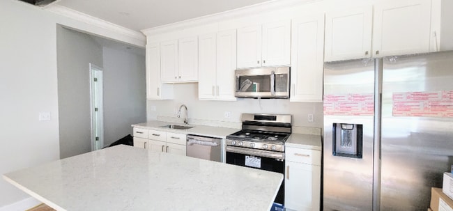 12 Woodford St in Worcester, MA - Building Photo - Building Photo