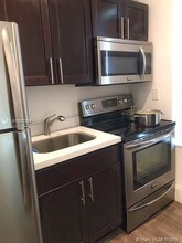 893 NE 81st St-Unit -6 in Miami, FL - Building Photo - Building Photo