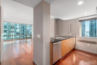 333 1st St in San Francisco, CA - Building Photo - Building Photo