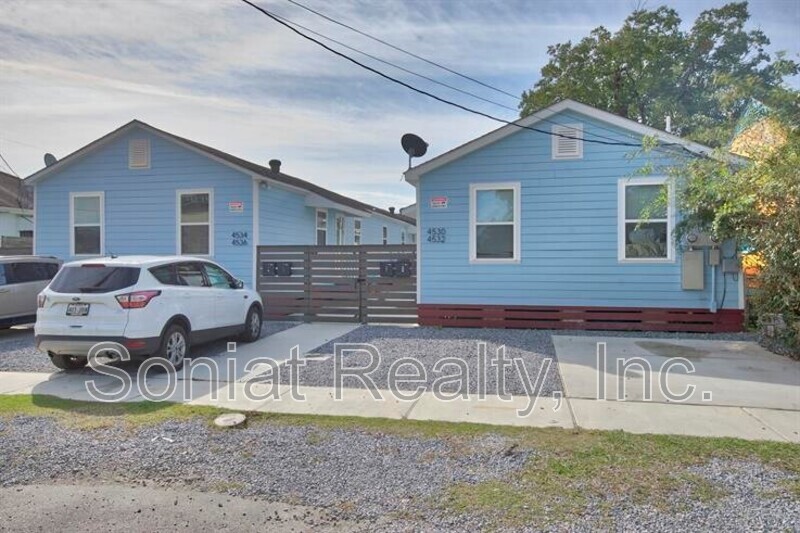 4530 Urquhart St in New Orleans, LA - Foto de edificio