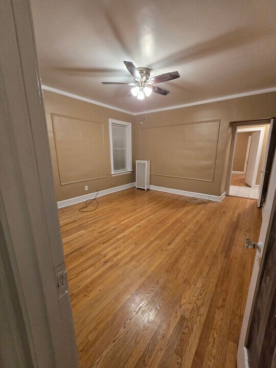 8031 S Rhodes Ave in Chicago, IL - Building Photo