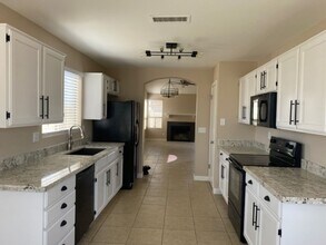 444 N 64th St in Mesa, AZ - Building Photo - Building Photo