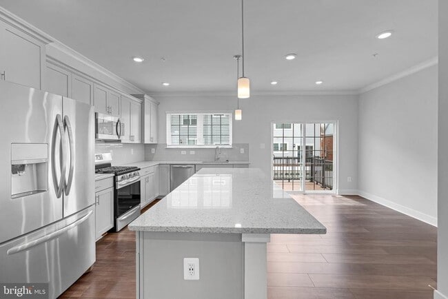 8039 Blue Stream Dr in Elkridge, MD - Building Photo - Building Photo