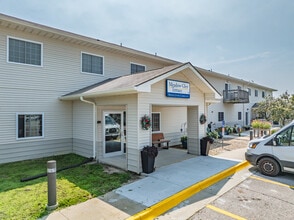 Meadow Glen Terrace in Indianola, IA - Building Photo - Building Photo