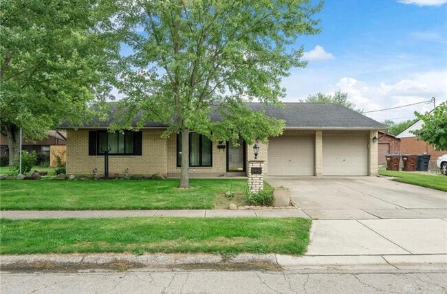 property at 140 Redbud Dr