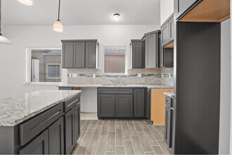 14329 Bill Lazor Pkwy in El Paso, TX - Foto de edificio - Building Photo