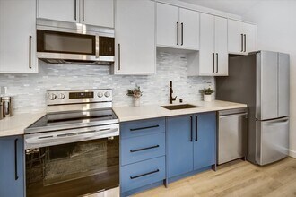 3225 Hannah St, Unit 3227 in Oakland, CA - Foto de edificio - Building Photo