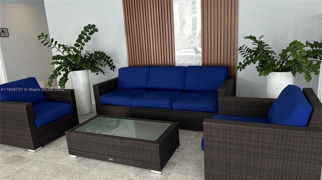 170 SE 14th St in Miami, FL - Building Photo - Building Photo