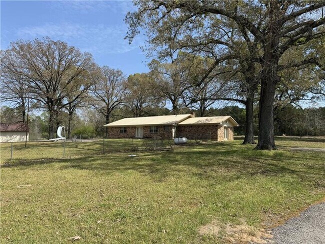 6321 US Hwy 79 N in De Berry, TX - Building Photo - Building Photo