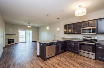2867 Spring Rose Cir, Unit #101 in Coralville, IA - Building Photo - Building Photo