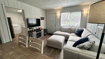 2560 Ladeara Crest Ln, Unit 2508-1 in Winston-Salem, NC - Building Photo