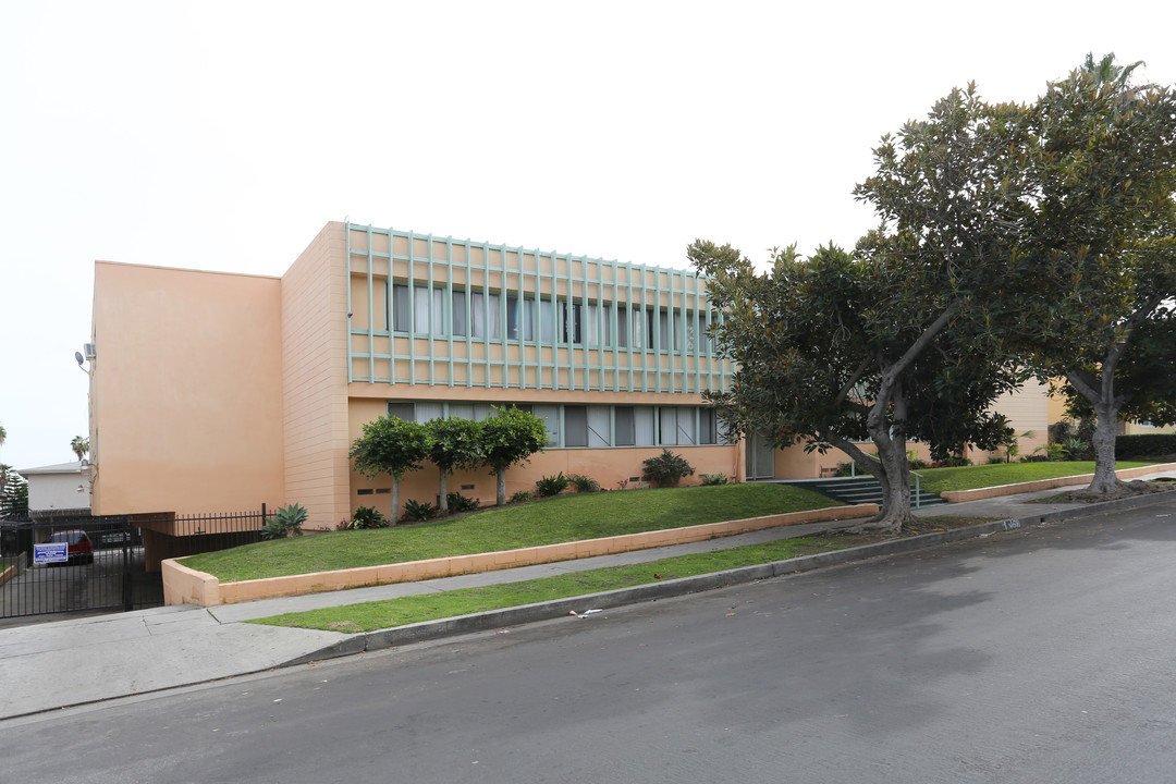 Buckingham Apartments in Los Angeles, CA - Building Photo