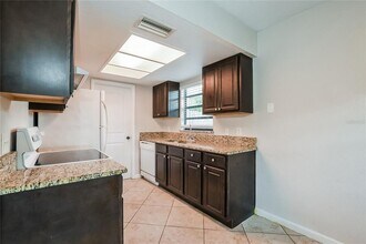 1105 E Minnesota Ave in DeLand, FL - Building Photo - Building Photo