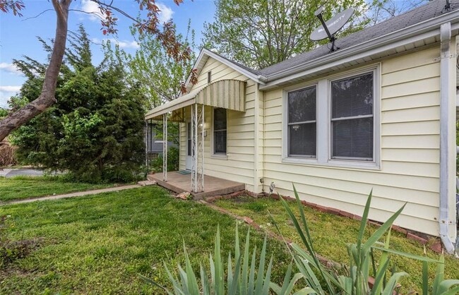 9219 Bristol Ave in Breckenridge Hills, MO - Building Photo - Building Photo