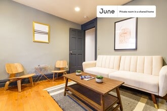 Private bedroom in 4 bed/1 bath Home in New York, NY - Building Photo - Building Photo