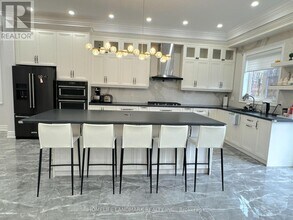 34 Manor Hampton St in East Gwillimbury, ON - Building Photo - Building Photo