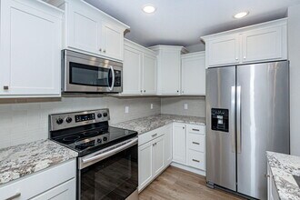 4919 Kenora Dr in Columbia, MO - Building Photo - Building Photo