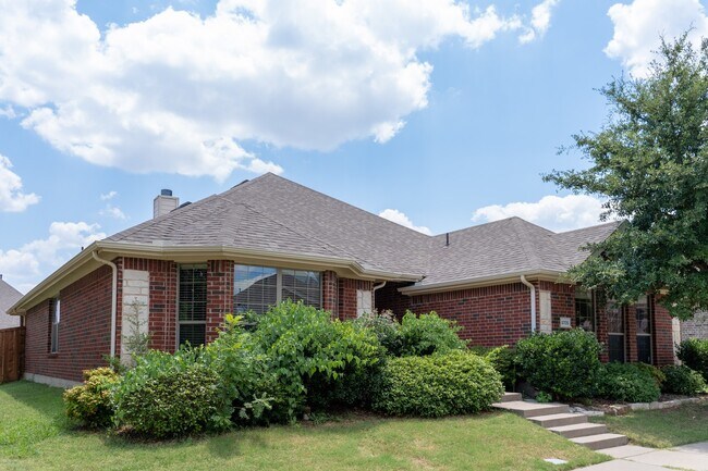 5705 Broken Spur in McKinney, TX - Foto de edificio - Building Photo