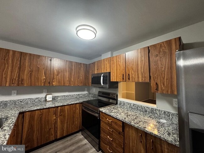 property at 9728 Summer Park Ct