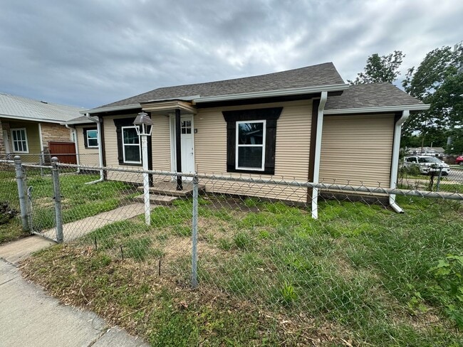 2302 E 2nd St S in Tulsa, OK - Building Photo - Building Photo