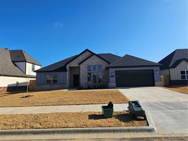 property at 224 S Maroon Ave