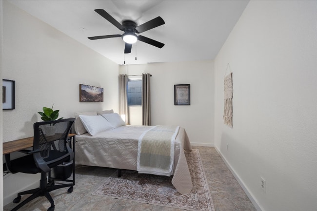 334 W Horseshoe Ave in Gilbert, AZ - Foto de edificio - Building Photo