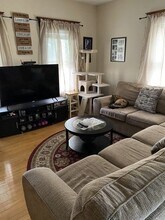 86 Pleasant St, Unit 2 in Mansfield, MA - Building Photo - Building Photo