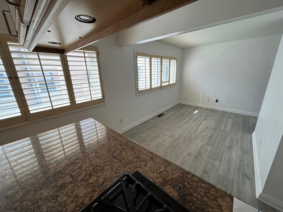 1611 Monterey Blvd in Hermosa Beach, CA - Building Photo