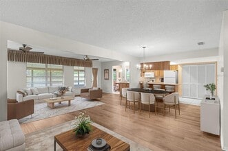 1218 Gillespie Dr N in Palm Harbor, FL - Building Photo - Building Photo