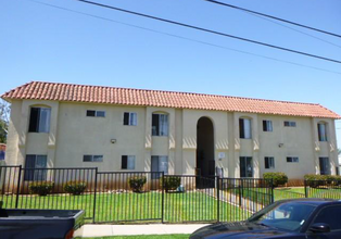 40 Oaklawn Ave in Chula Vista, CA - Building Photo - Primary Photo