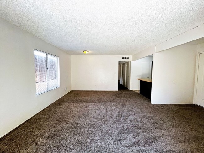 2625 Loch Fern Ct in Bakersfield, CA - Building Photo - Building Photo