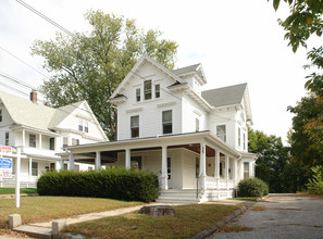 564 Prospect St in Torrington, CT - Foto de edificio - Building Photo