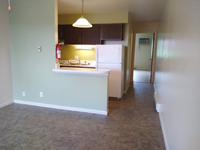 FAIRVIEW - AVAILABLE JULY 2024 in Bloomington, IN - Foto de edificio - Building Photo